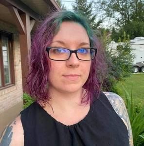 Meet your Posher, Cynthia